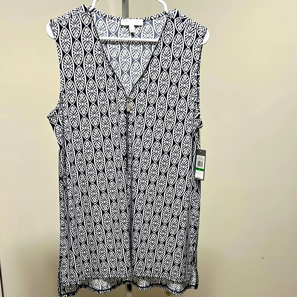 NWT CHAUS Sleeveless V-Neck Zipper Navy and White Patterned Women's Top